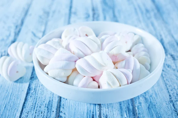 Marshmallows in bowl — Stock Photo, Image