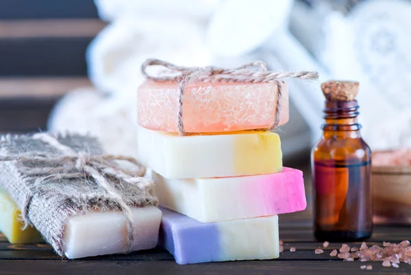 Sabun warna dan lavender — Stok Foto