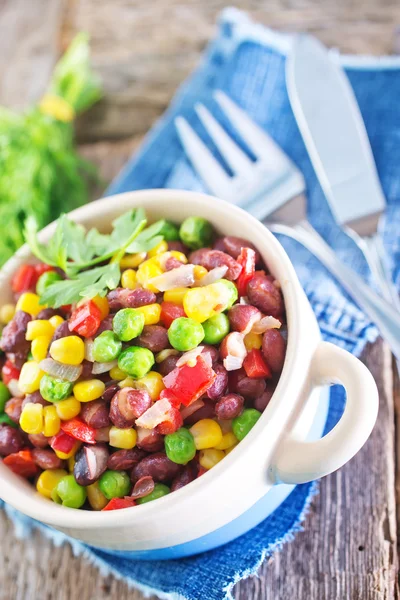 Mezclar las verduras en bowl —  Fotos de Stock