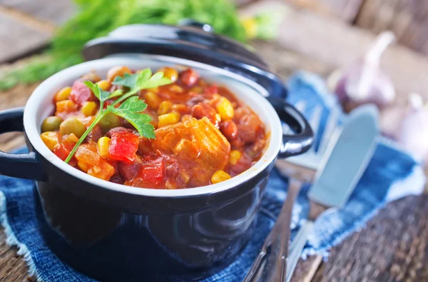 Gemüse in Schüssel mischen — Stockfoto