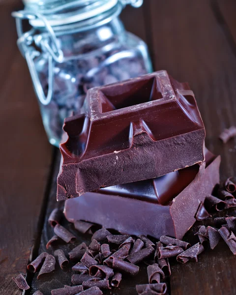 木製のテーブルの上のチョコレート — ストック写真