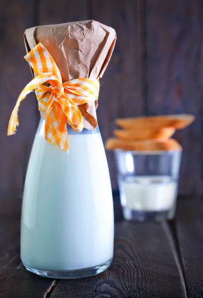 Fresh milk in glass — Stock Photo, Image