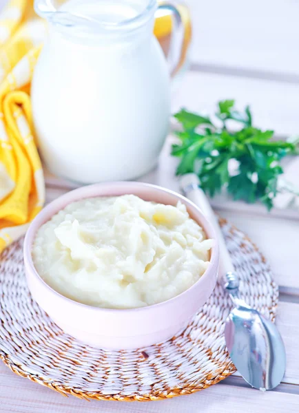 Puré de papa en un tazón — Foto de Stock