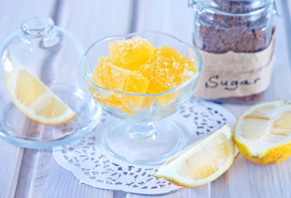 Marmelade dans un bol sur la table — Photo