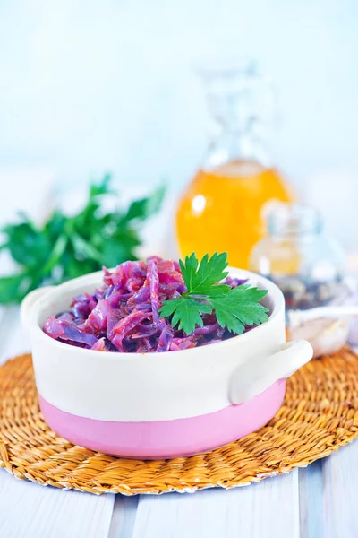 Ensalada sabrosa en tazón —  Fotos de Stock