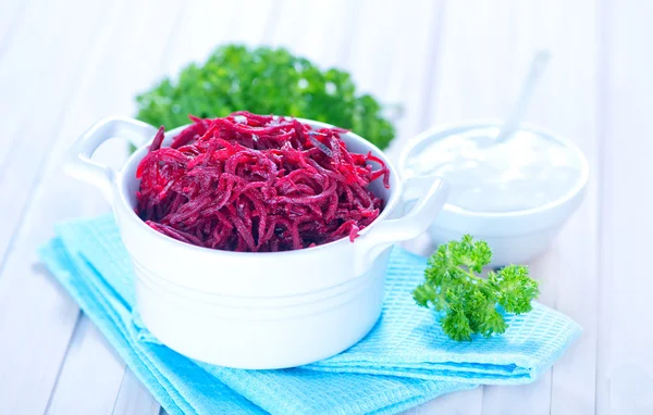 Ensalada de remolacha en tazón — Foto de Stock