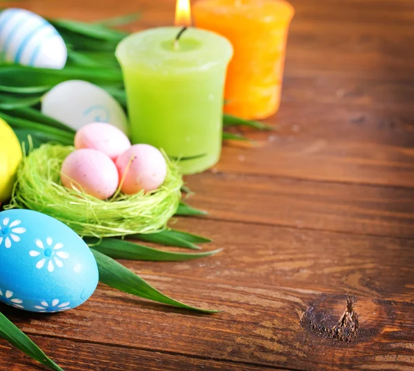 Easter eggs on the wooden table — Stock Photo, Image