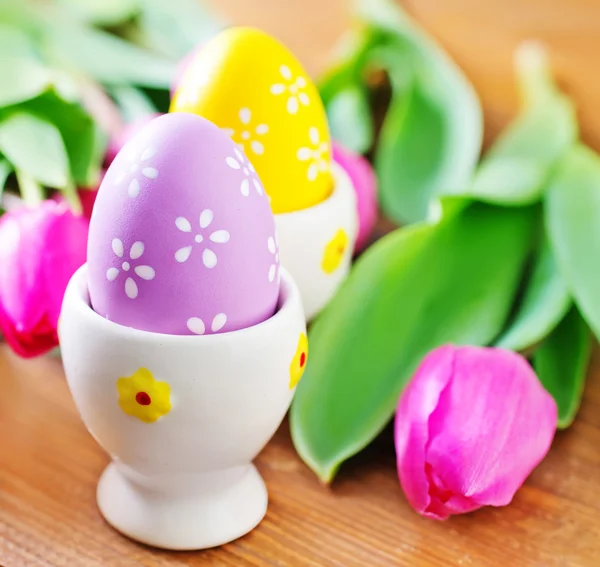 Easter eggs on the wooden table — Stock Photo, Image