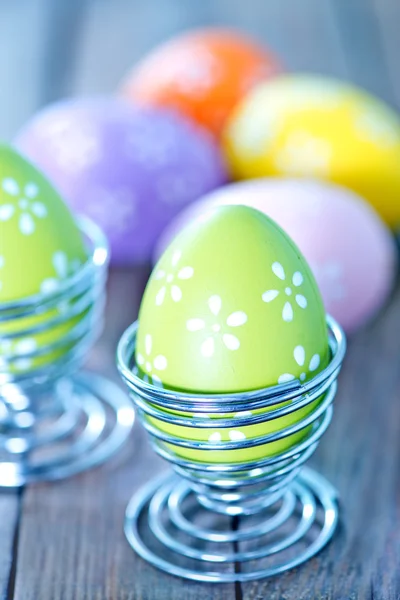 Easter eggs and flowers — Stock Photo, Image