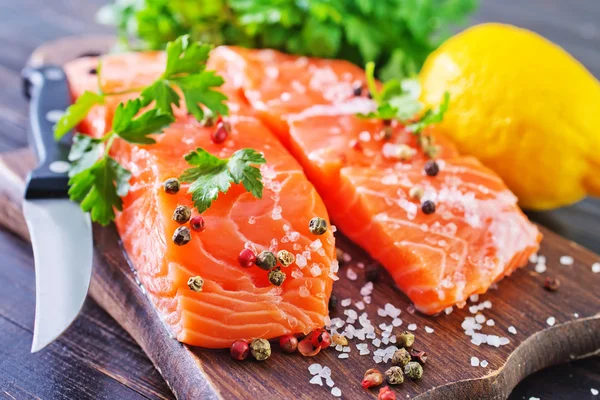 Salmon with salt and pepper — Stock Photo, Image