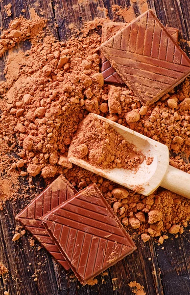 Kakao a čokoláda na stole — Stock fotografie