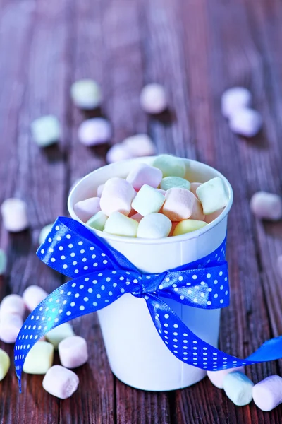 Marshmallow in paper cup — Stock Photo, Image