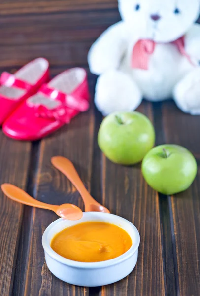 Baby food in bowl — Stock Photo, Image