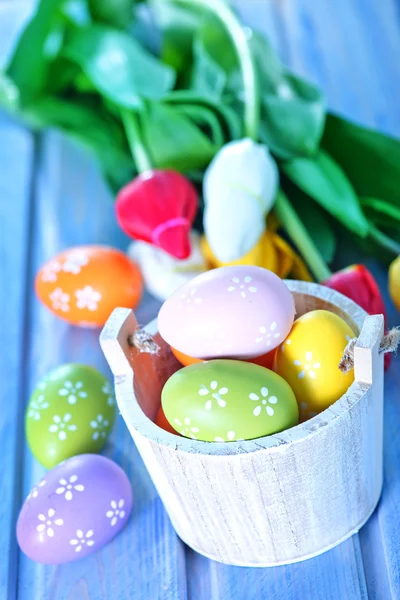 Ovos e flores de Páscoa — Fotografia de Stock