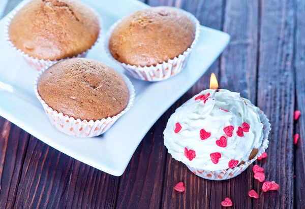 Muffins ahşap tablo — Stok fotoğraf