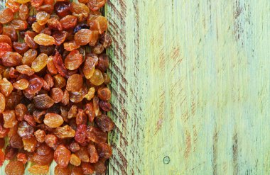 Kurutulmuş üzüm bir tablo