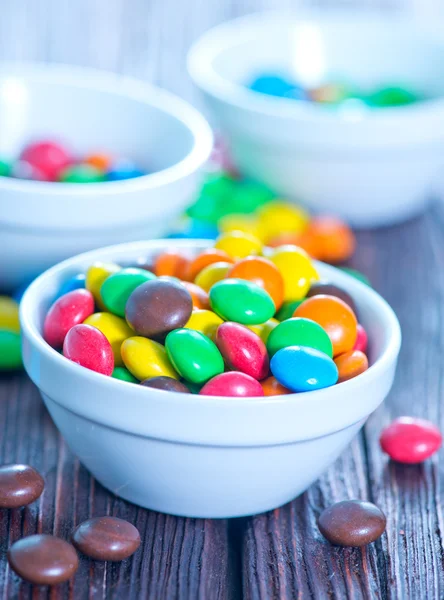 Farbe Bonbons in Schale — Stockfoto