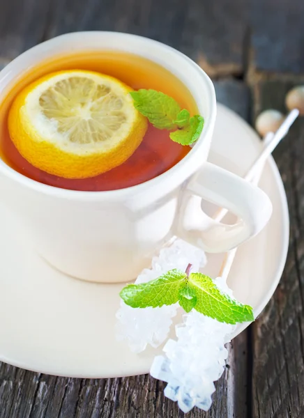 Té fresco con menta y limón — Foto de Stock