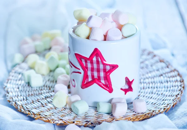 Marshmallows in white cup — Stock Photo, Image