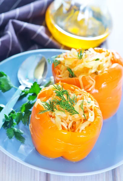 Pepper stuffed with cabbage — Stock Photo, Image