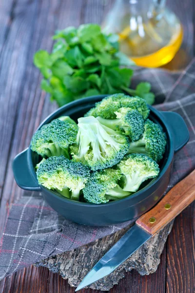 Fresh broccoli in bowl — Stock Photo, Image