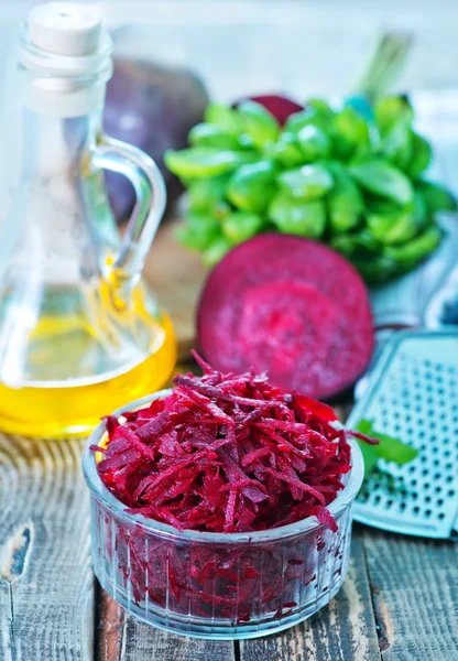 Grated beet in bowl — Stock Photo, Image