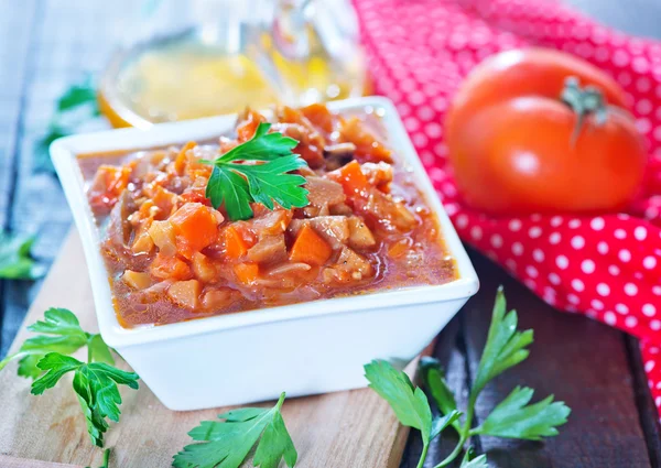 Verduras con salsa de tomate — Foto de Stock