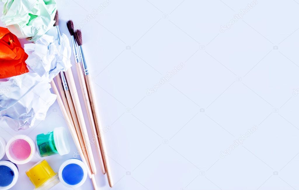 Aquarellfarben Bleistifte Bürsten Ein Weißes Blatt Papier Und Eine