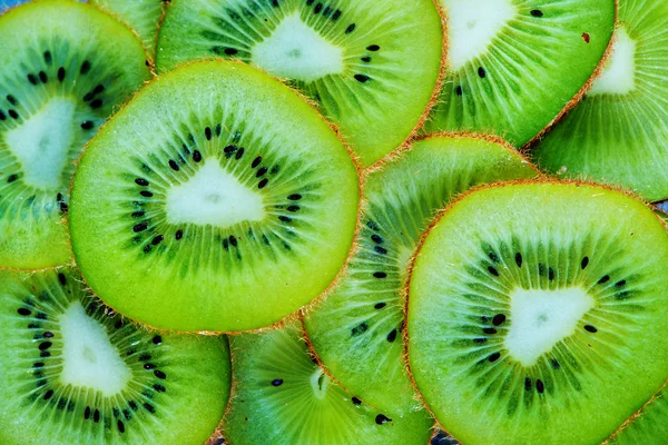 Gesneden voor verse kiwi — Stockfoto