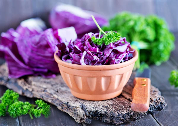 Blue cabbage in bowl — Stock Photo, Image