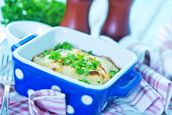 Patata al horno en un tazón —  Fotos de Stock