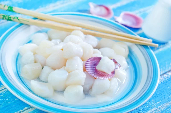 Tasty scallop on plate — Stock Photo, Image