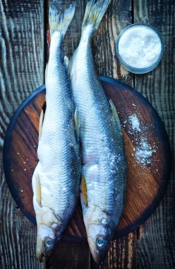 Tuz ile çiğ balık