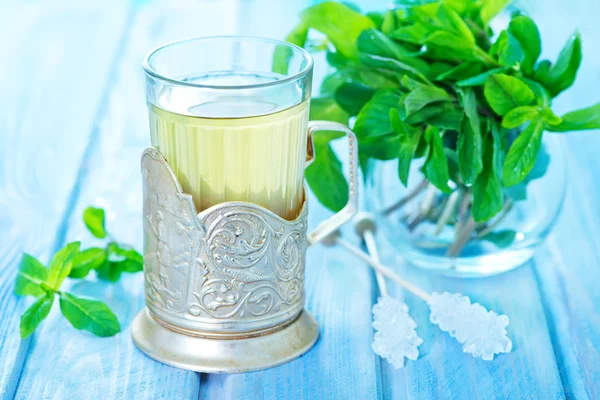 Mint thee in glas — Stockfoto