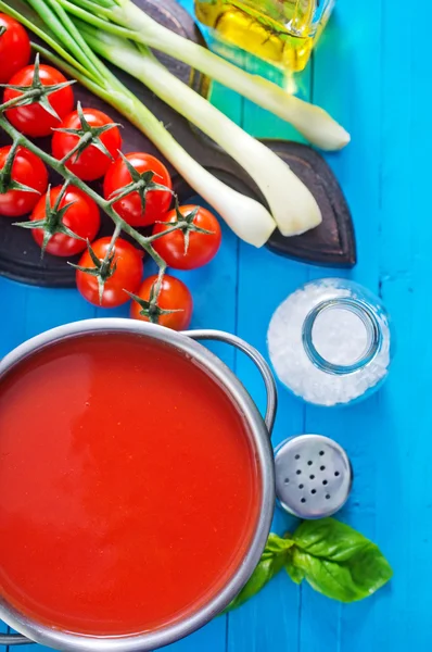 Tomato soup in metal bowl — Stock Photo, Image