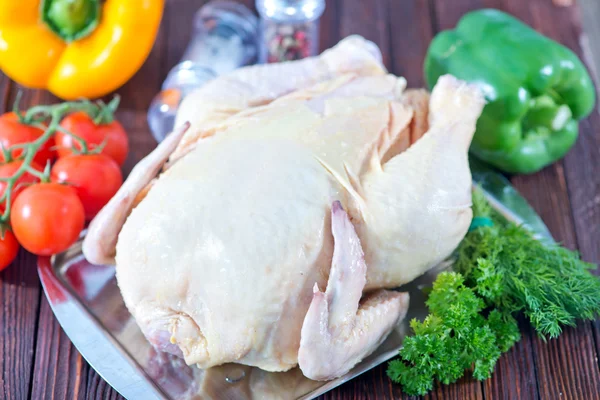 Pollo crudo y verduras — Foto de Stock