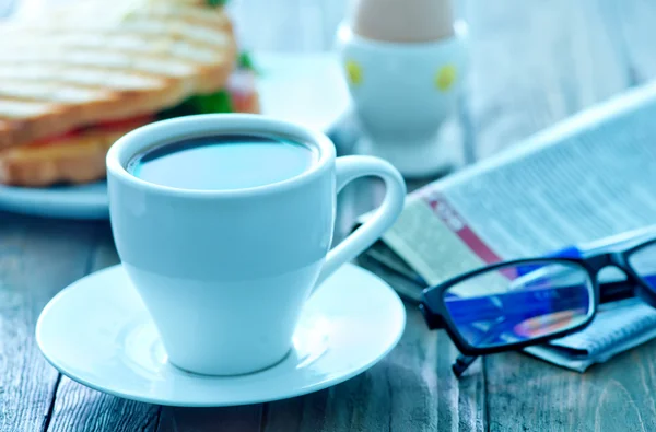 Café, ovo cozido e sanduíche — Fotografia de Stock