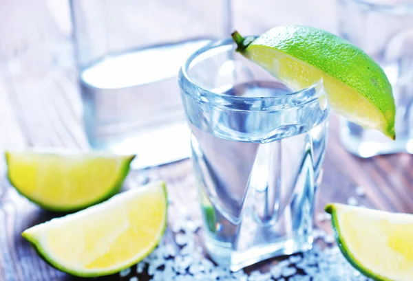 Tequila med färsk lime och salt — Stockfoto