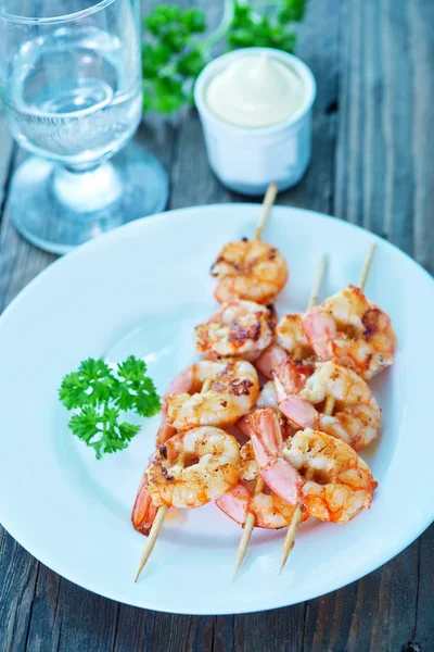 Tasty shrimps on plate — Stock Photo, Image