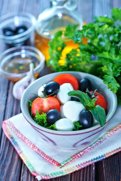 Kase Caprese salatası — Stok fotoğraf