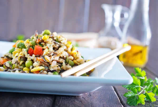 Fried rice with vegetables — Stock Photo, Image