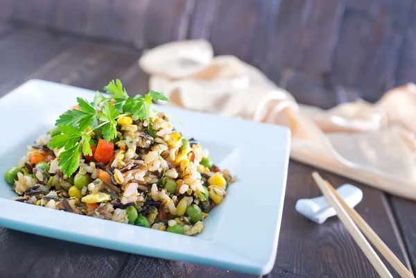 Fried rice with vegetables — Stock Photo, Image