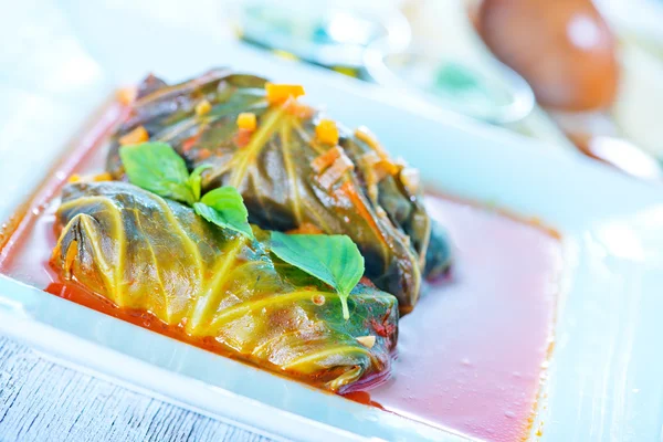 Dolma com molho de tomate — Fotografia de Stock