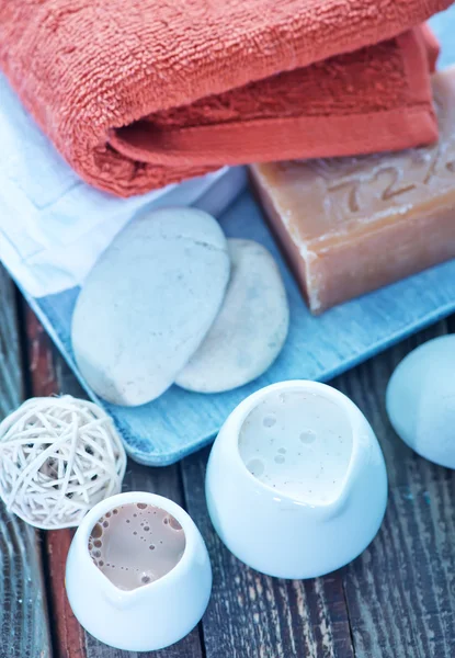 Мыло и лосьон для тела — стоковое фото