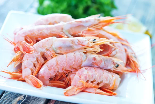 Crevettes bouillies au sel — Photo