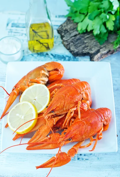 Boiled cancer with lemon — Stock Photo, Image