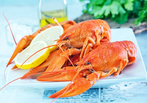 Boiled cancer with lemon — Stock Photo, Image