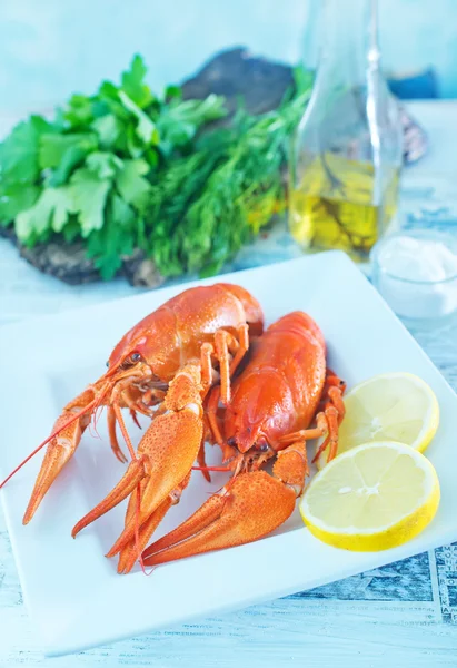 Boiled cancer with lemon — Stock Photo, Image