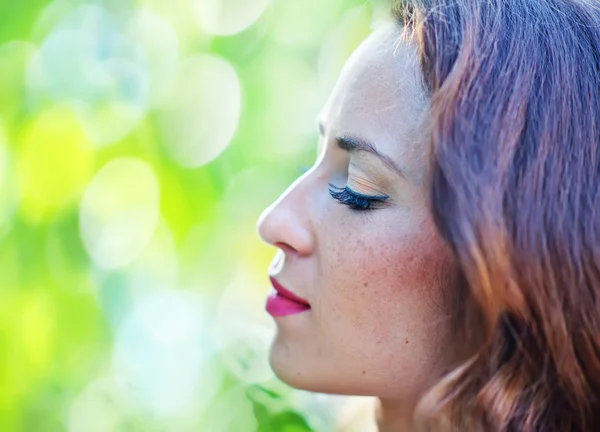 Portrait of young woman — Stock Photo, Image