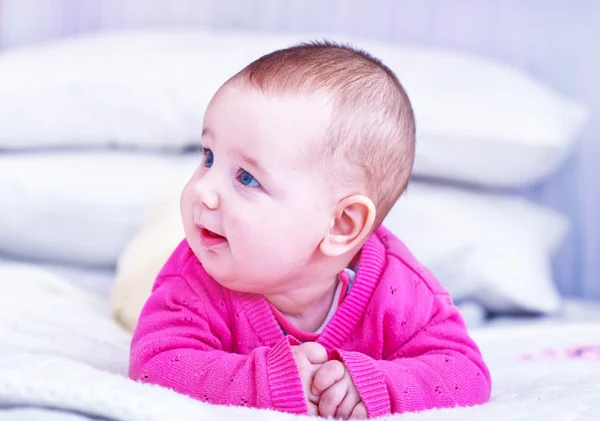 Niedliches kleines Mädchen — Stockfoto